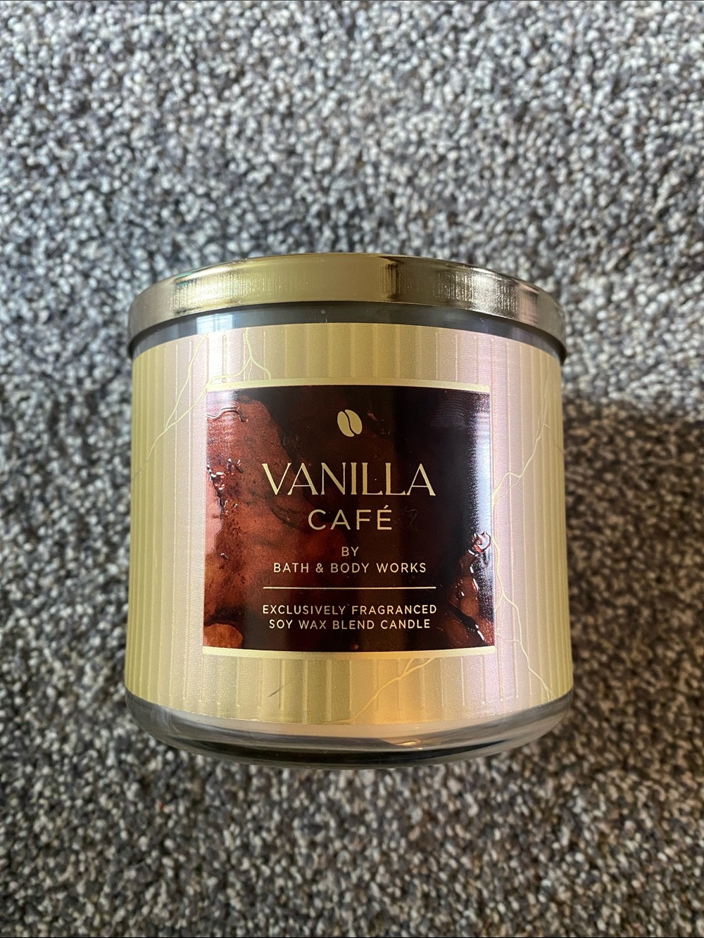 Bath and body works 3 wick candle